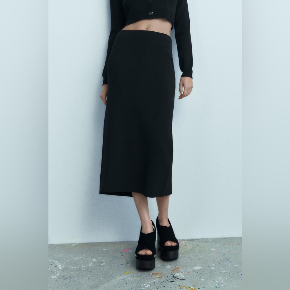 Zara Black Knitted Midi Skirt - Picture 4 of 10